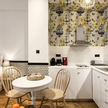 Designer Renovated Apartment In Downtown Athens Exterior photo