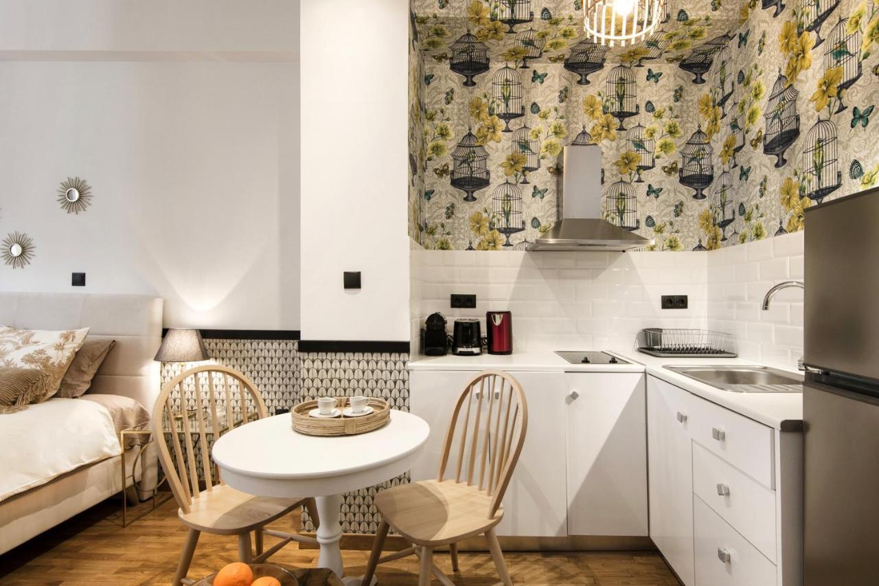 Designer Renovated In Downtown Apartment Athens