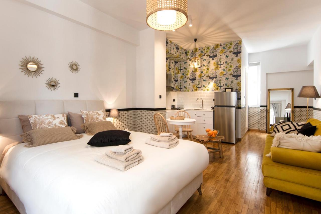 Designer Renovated In Downtown Apartment *